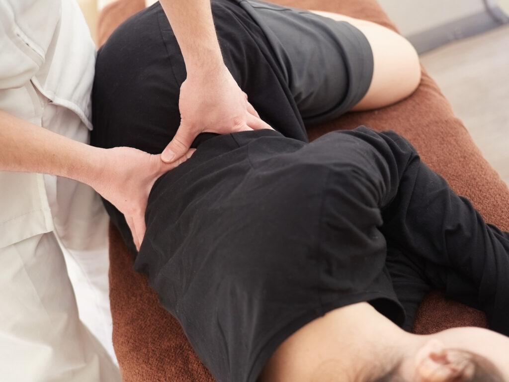 chiropractic treatment for hip pain